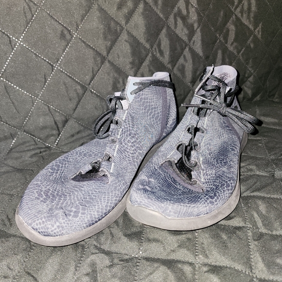 Under Armour Women's Speedform StudioLux Mid - Picture 5 of 5